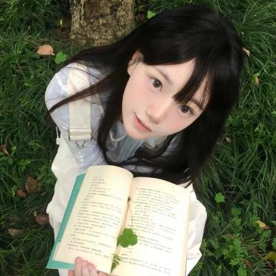 新生代小生深夜密会神秘女子，经纪人连夜公关，一夜之间引热议